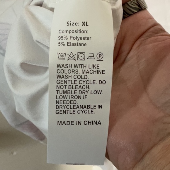 Women’s White XL nightgown with Pinkish purple Butterflies - Picture 5 of 6